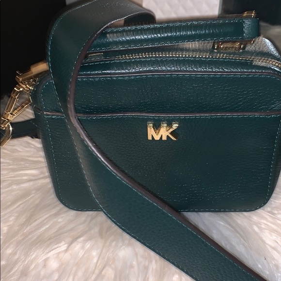Michael Kors mini purse - Picture 1 of 5